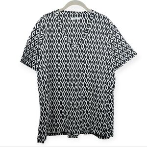 Chicos Diamond Print Knit Top Size XL (3) Cotton Blend Black White Casual V-neck